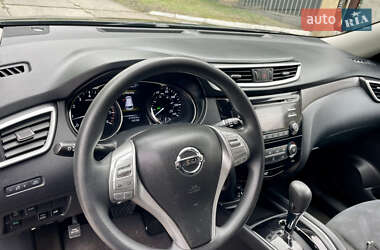 Внедорожник / Кроссовер Nissan Rogue 2016 в 