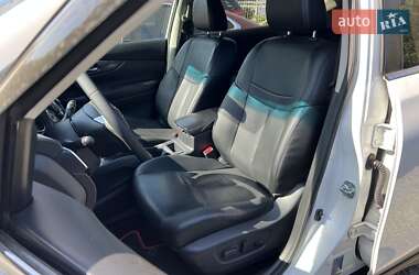 Внедорожник / Кроссовер Nissan Rogue 2016 в 
