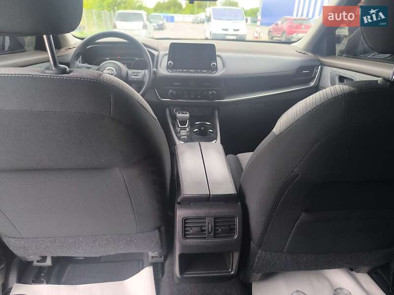 Внедорожник / Кроссовер Nissan Rogue 2022 в Дубно