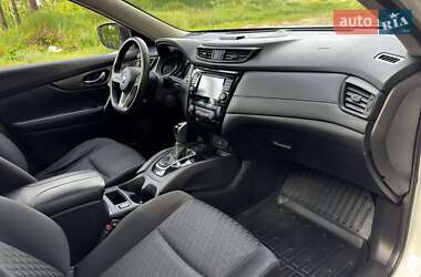 Внедорожник / Кроссовер Nissan Rogue 2019 в 