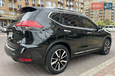 Позашляховик / Кросовер Nissan Rogue 2017 в 