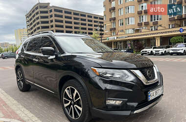 Позашляховик / Кросовер Nissan Rogue 2017 в 