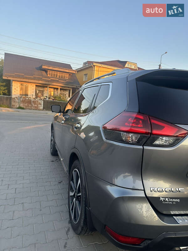 Позашляховик / Кросовер Nissan Rogue 2018 в Полонному