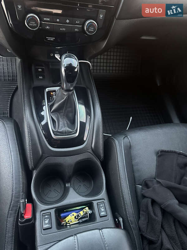 Позашляховик / Кросовер Nissan Rogue 2018 в Полонному