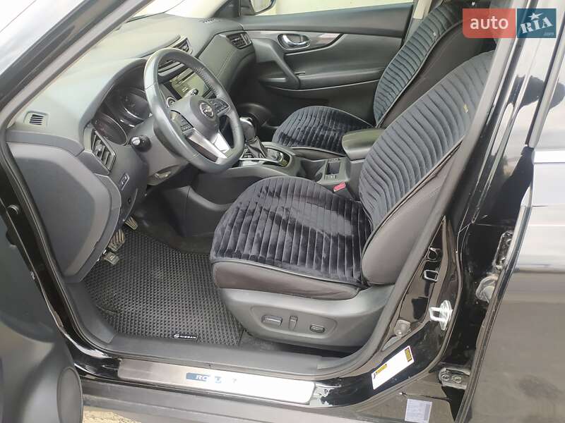 Внедорожник / Кроссовер Nissan Rogue 2017 в Ковеле