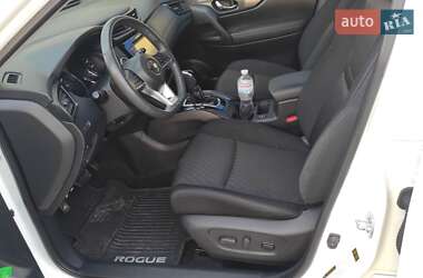 Внедорожник / Кроссовер Nissan Rogue 2017 в 