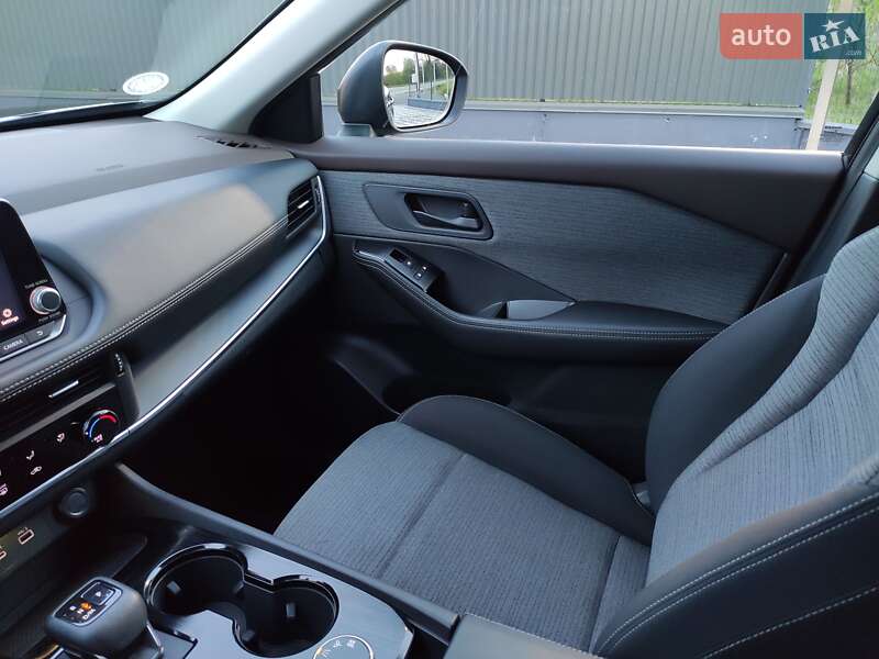 Внедорожник / Кроссовер Nissan Rogue 2021 в Львове