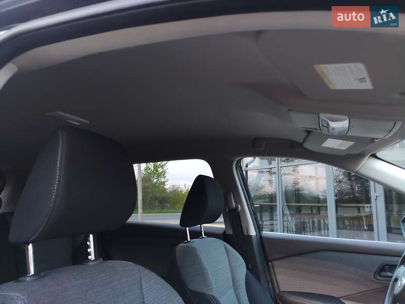 Внедорожник / Кроссовер Nissan Rogue 2021 в Львове