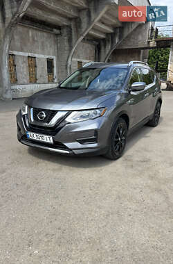 Внедорожник / Кроссовер Nissan Rogue 2017 в Ивано-Франковске