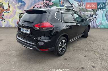 Внедорожник / Кроссовер Nissan Rogue 2017 в 