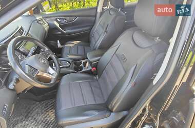 Внедорожник / Кроссовер Nissan Rogue 2018 в 