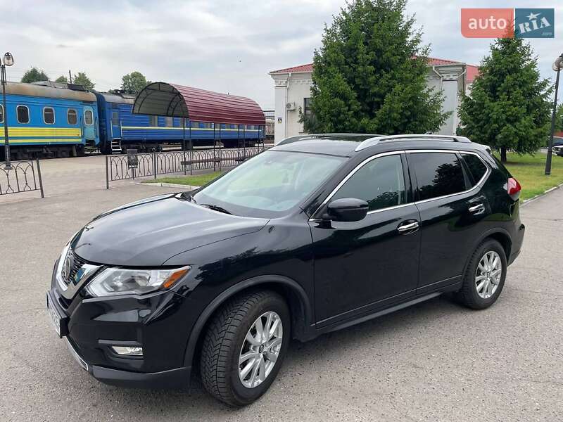 Внедорожник / Кроссовер Nissan Rogue 2019 в Ромнах