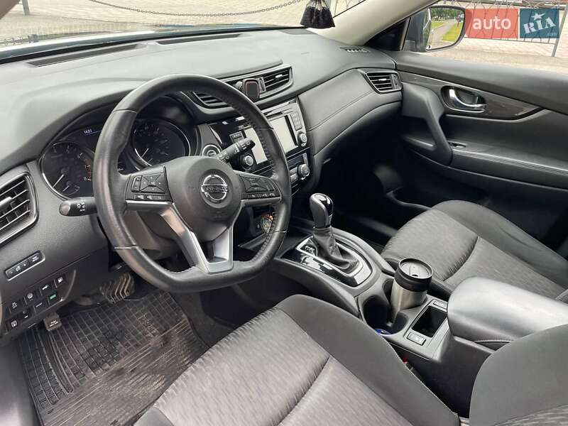 Внедорожник / Кроссовер Nissan Rogue 2019 в Ромнах