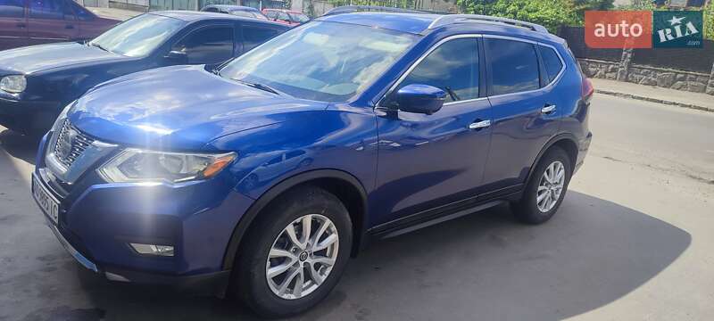 Позашляховик / Кросовер Nissan Rogue 2018 в Мукачевому