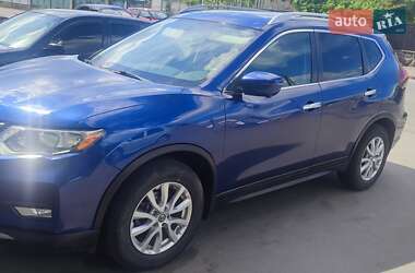 Внедорожник / Кроссовер Nissan Rogue 2018 в 