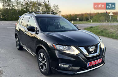 Внедорожник / Кроссовер Nissan Rogue 2017 в Цумани
