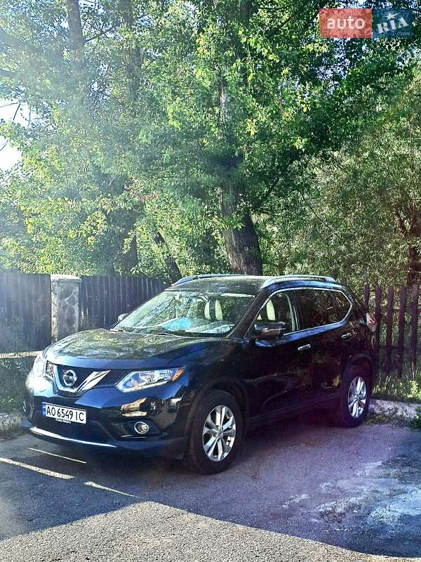 Внедорожник / Кроссовер Nissan Rogue 2016 в Ужгороде