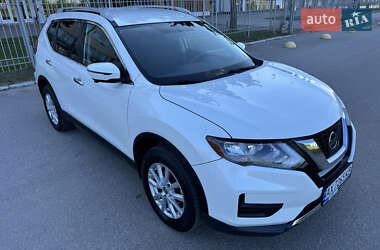 Позашляховик / Кросовер Nissan Rogue 2018 в 