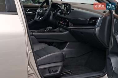 Внедорожник / Кроссовер Nissan Rogue 2021 в 
