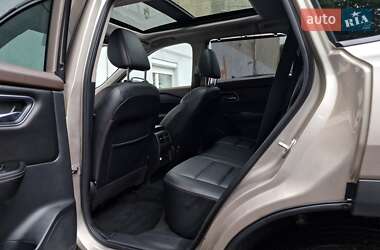 Внедорожник / Кроссовер Nissan Rogue 2021 в 