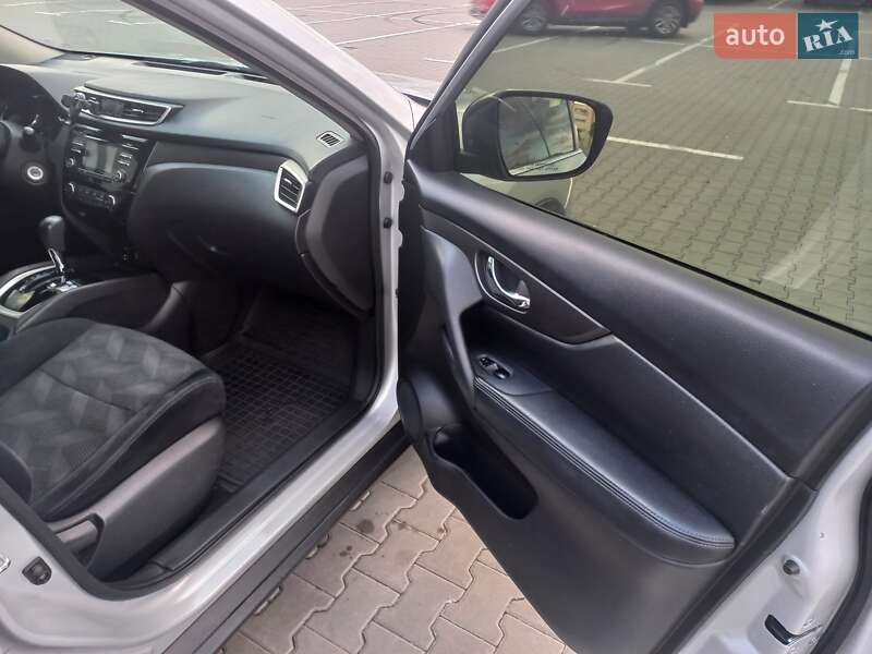 Внедорожник / Кроссовер Nissan Rogue 2015 в Киеве