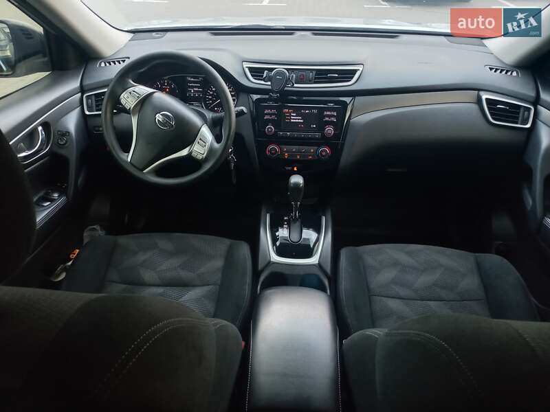 Внедорожник / Кроссовер Nissan Rogue 2015 в Киеве