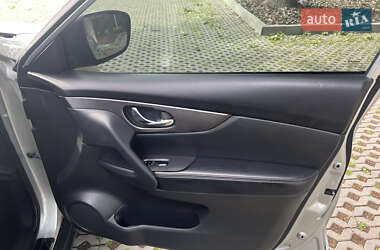 Внедорожник / Кроссовер Nissan Rogue 2015 в 