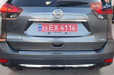 Внедорожник / Кроссовер Nissan Rogue 2017 в 