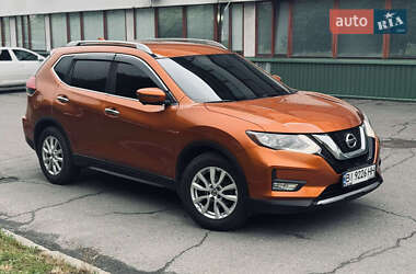 Внедорожник / Кроссовер Nissan Rogue 2016 в 