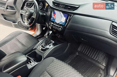 Внедорожник / Кроссовер Nissan Rogue 2016 в 