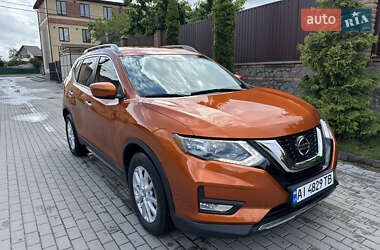 Внедорожник / Кроссовер Nissan Rogue 2018 в 