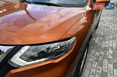 Внедорожник / Кроссовер Nissan Rogue 2018 в 