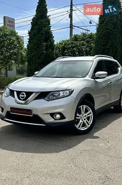 Внедорожник / Кроссовер Nissan Rogue 2015 в Сумах