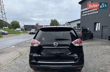 Внедорожник / Кроссовер Nissan Rogue 2014 в 