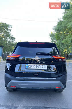 Позашляховик / Кросовер Nissan Rogue 2022 в 
