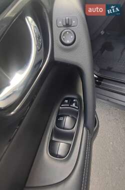 Позашляховик / Кросовер Nissan Rogue 2019 в 