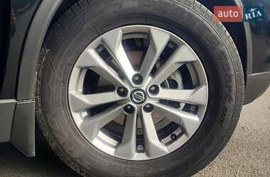 Позашляховик / Кросовер Nissan Rogue 2019 в 