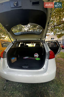 Внедорожник / Кроссовер Nissan Rogue 2011 в 