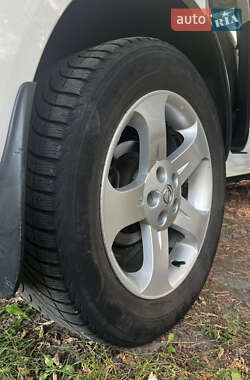 Внедорожник / Кроссовер Nissan Rogue 2011 в 
