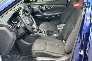 Внедорожник / Кроссовер Nissan Rogue 2017 в 