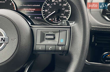 Внедорожник / Кроссовер Nissan Rogue 2021 в 
