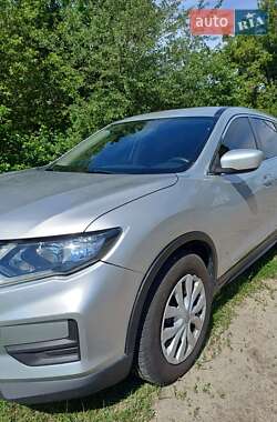 Позашляховик / Кросовер Nissan Rogue 2017 в 