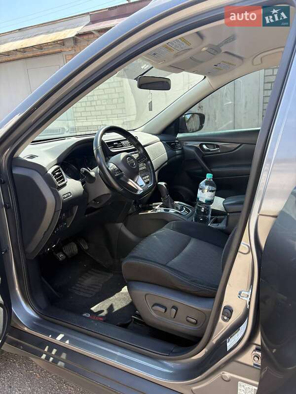 Внедорожник / Кроссовер Nissan Rogue 2016 в Кременчуге