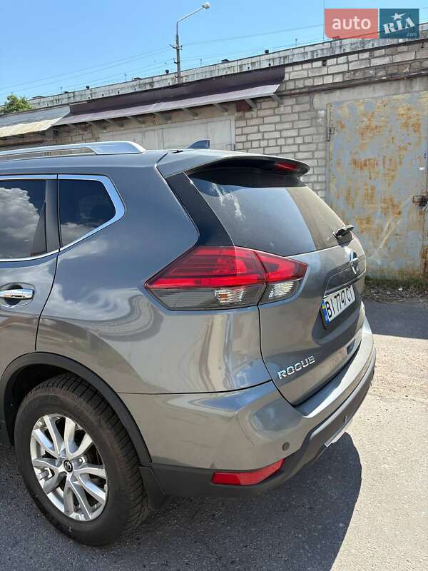Внедорожник / Кроссовер Nissan Rogue 2016 в Кременчуге