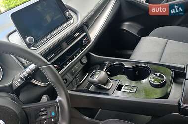 Внедорожник / Кроссовер Nissan Rogue 2024 в 
