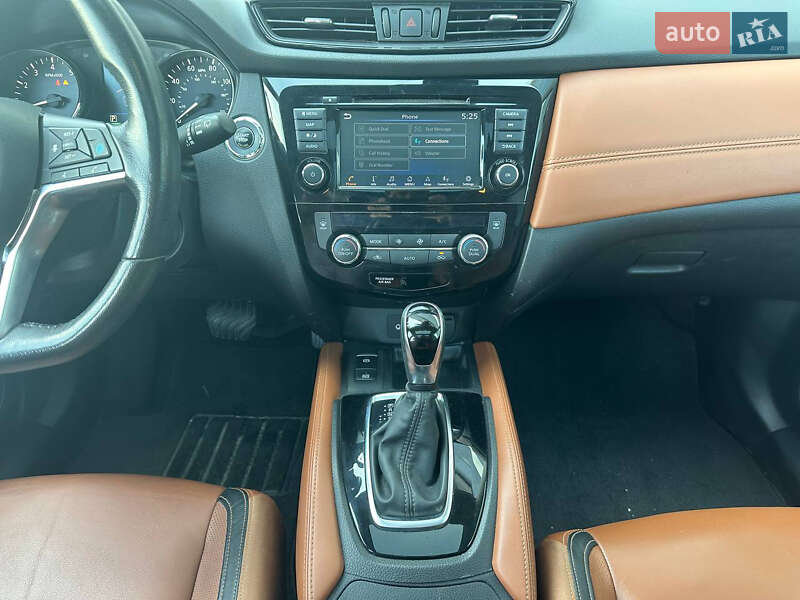 Позашляховик / Кросовер Nissan Rogue 2018 в Києві