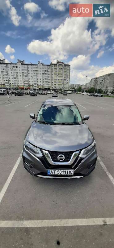 Внедорожник / Кроссовер Nissan Rogue 2016 в Ивано-Франковске