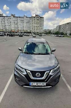 Внедорожник / Кроссовер Nissan Rogue 2016 в 