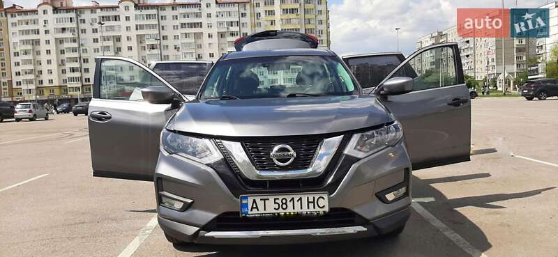 Внедорожник / Кроссовер Nissan Rogue 2016 в Ивано-Франковске