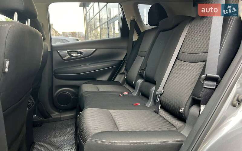 Внедорожник / Кроссовер Nissan Rogue 2016 в Ивано-Франковске